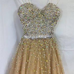 Mac Duggal Sweetheart neck line formal dress